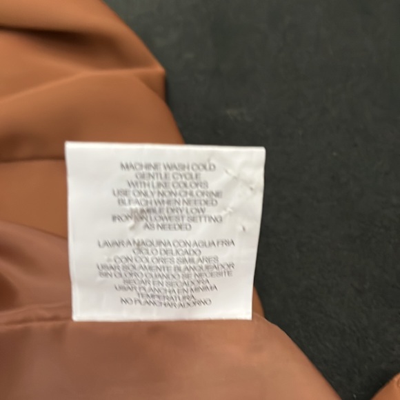 Caramel colored polyesterjacket, size Small, - Picture 3 of 4
